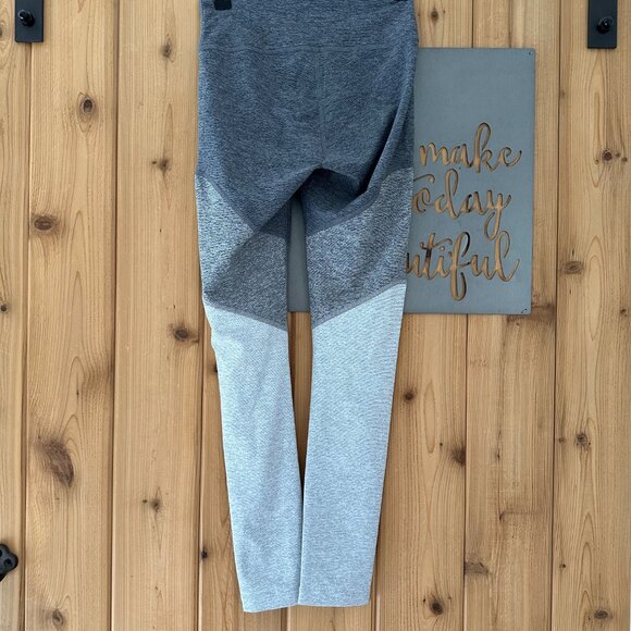 Outdoor Voices 7/8 Springs Color Block Athletic Leggings Size XS - Picture 5 of 9